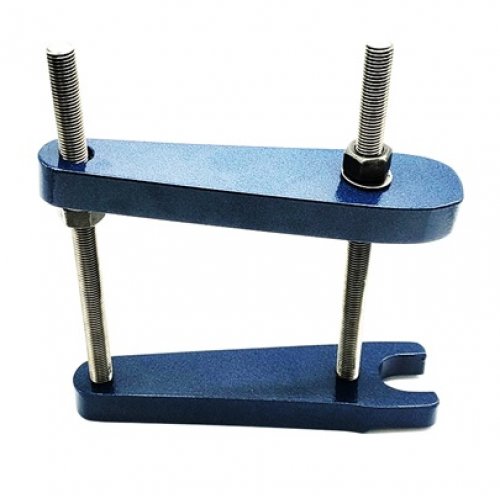 Is there a technique for using these prop pullers? I have one and struggled to remove our prop. It’s a 4 blade on 1